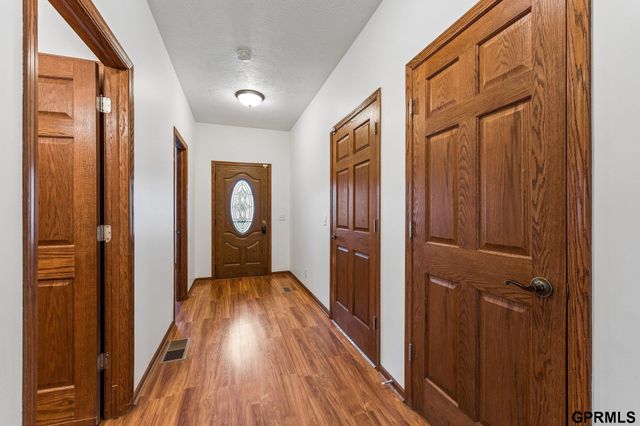 7809 S 22 Avenue, Bellevue, NE 68147