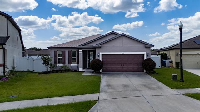 8746 CONOY AVENUE, Polk City, FL 33868