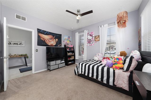 8746 CONOY AVENUE, Polk City, FL 33868