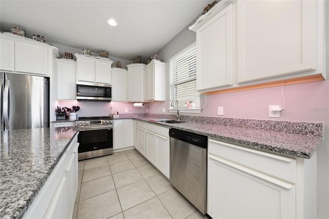 8746 CONOY AVENUE, Polk City, FL 33868