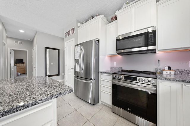 8746 CONOY AVENUE, Polk City, FL 33868