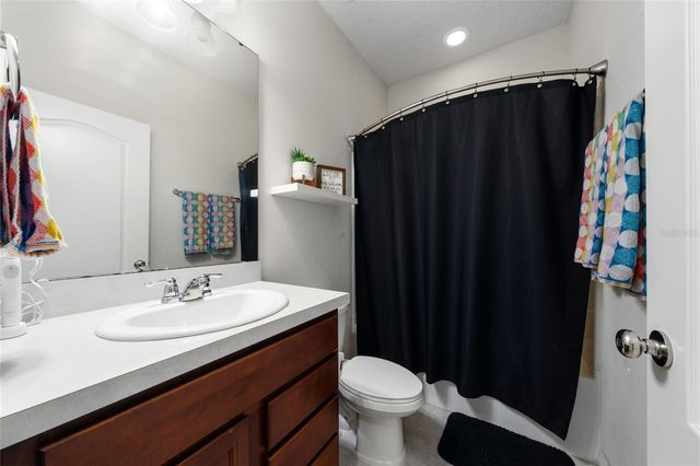 8746 CONOY AVENUE, Polk City, FL 33868