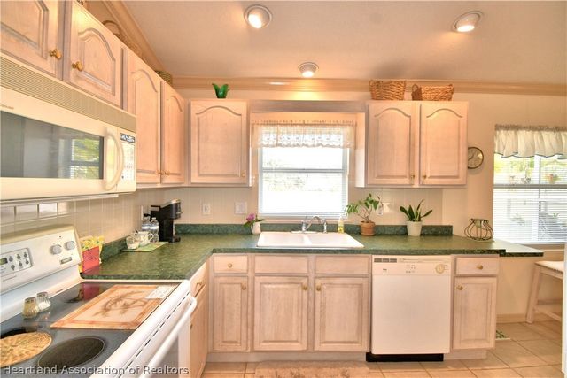 23 Armadillo Road, Frostproof, FL 33843