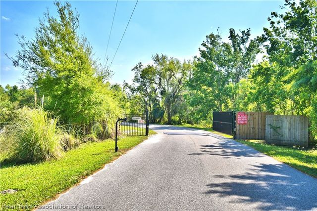 23 Armadillo Road, Frostproof, FL 33843