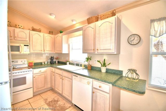 23 Armadillo Road, Frostproof, FL 33843