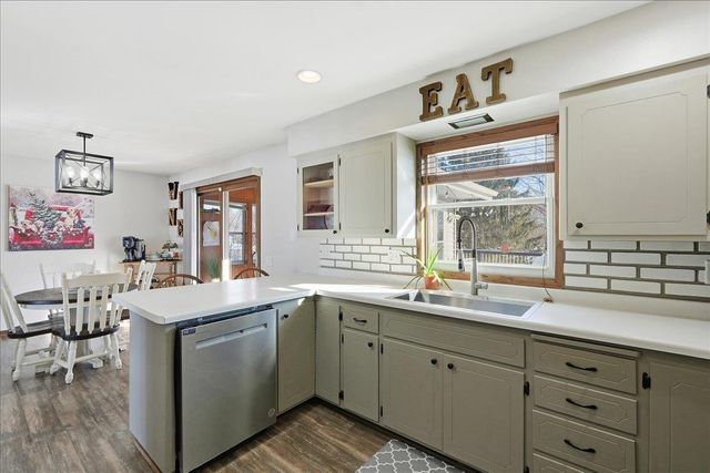 2817 Spring Hill Drive, Stoughton, WI 53589