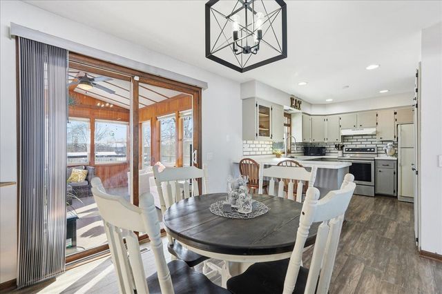 2817 Spring Hill Drive, Stoughton, WI 53589