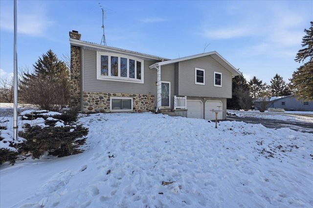 2817 Spring Hill Drive, Stoughton, WI 53589