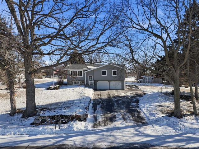 2817 Spring Hill Drive, Stoughton, WI 53589