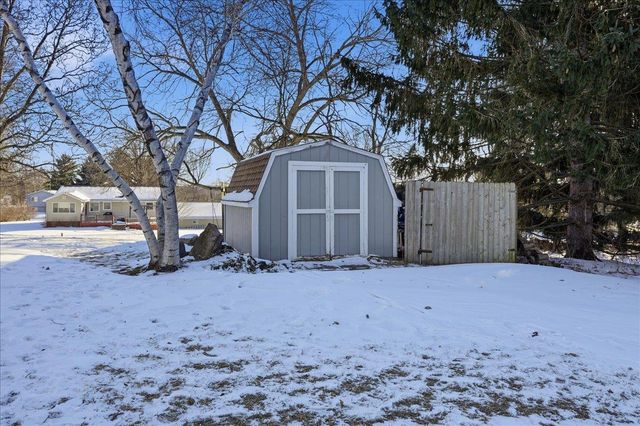 2817 Spring Hill Drive, Stoughton, WI 53589