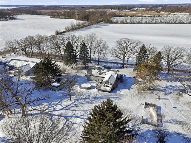 2817 Spring Hill Drive, Stoughton, WI 53589
