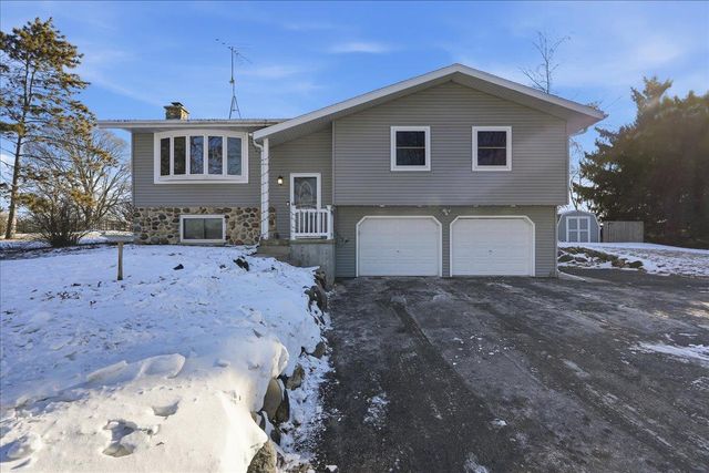 2817 Spring Hill Drive, Stoughton, WI 53589