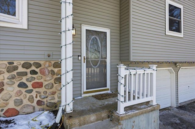 2817 Spring Hill Drive, Stoughton, WI 53589