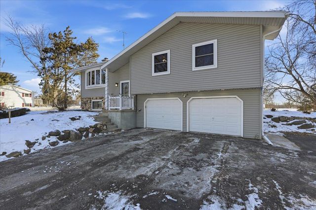 2817 Spring Hill Drive, Stoughton, WI 53589