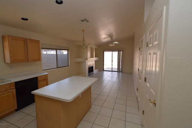 65 N Shadow Creek Place, Tucson, AZ 85748