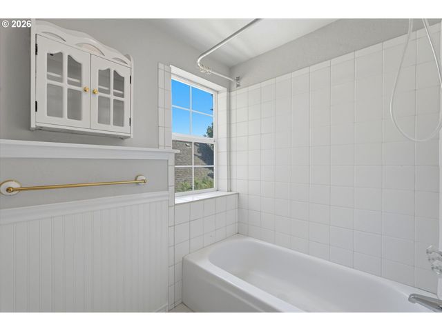 5204 Ne 36th Ave, Portland, OR 97221