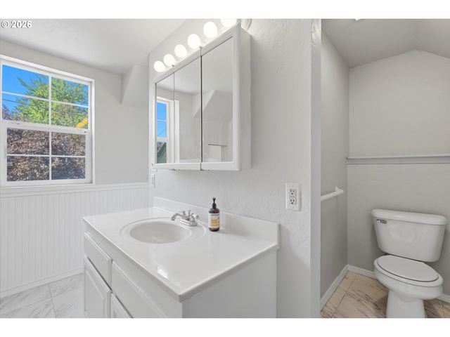 5204 Ne 36th Ave, Portland, OR 97221