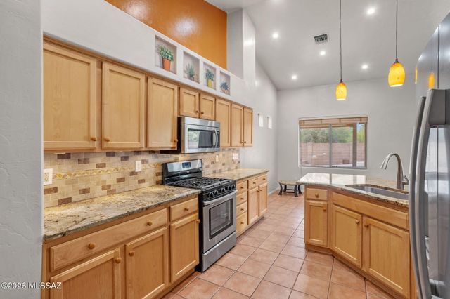 9551 N Crestone Drive, Tucson, AZ 85742