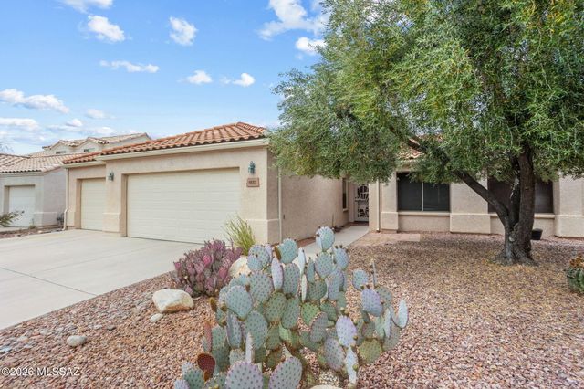 9551 N Crestone Drive, Tucson, AZ 85742