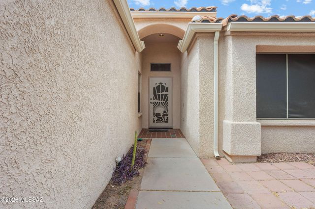 9551 N Crestone Drive, Tucson, AZ 85742