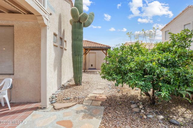 9551 N Crestone Drive, Tucson, AZ 85742