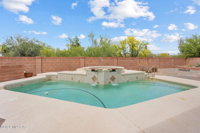 9551 N Crestone Drive, Tucson, AZ 85742