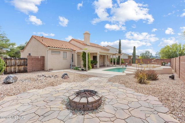 9551 N Crestone Drive, Tucson, AZ 85742