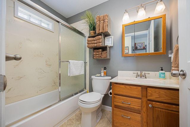 5 Rosebraugh Circle E, Buckeye Lake, OH 43008