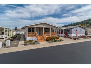 1000 E CENTRAL Ave, Sutherlin, OR 97479