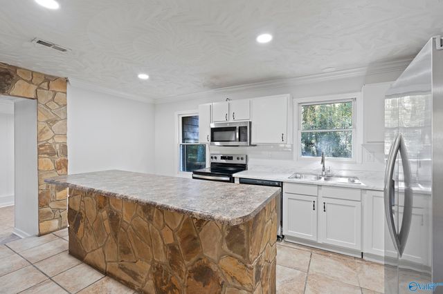 4710 Lumary Drive NW, Huntsville, AL 35810