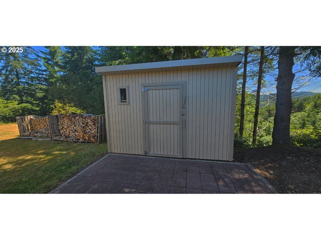 89349 RUSTIC Ln, Florence, OR 97439