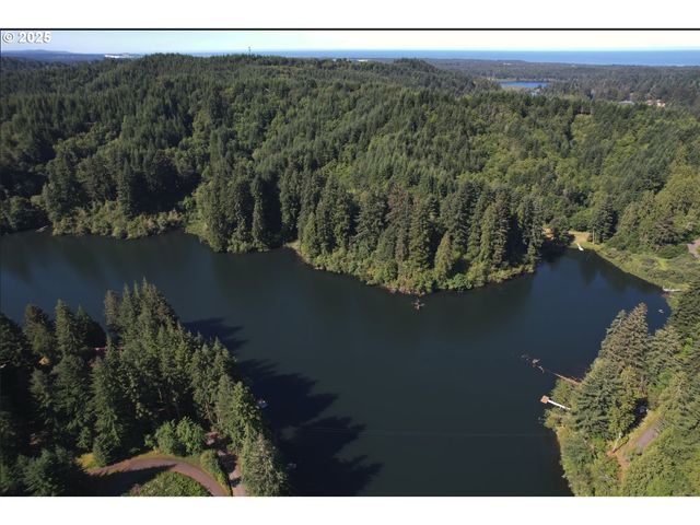 89349 RUSTIC Ln, Florence, OR 97439