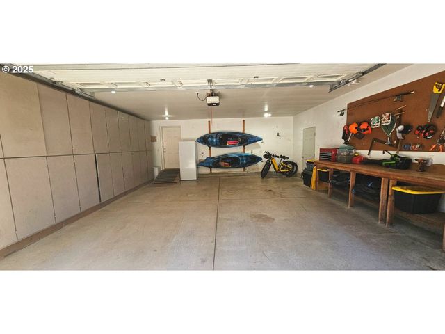 89349 RUSTIC Ln, Florence, OR 97439