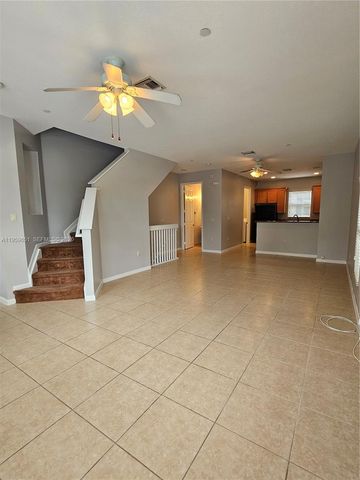 1033 NE 17th Way 406, Fort Lauderdale, FL 33304