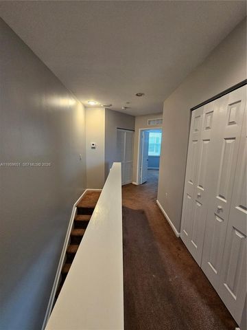 1033 NE 17th Way 406, Fort Lauderdale, FL 33304