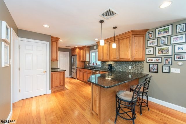 31 Clairview Rd, Parsippany-troy Hills Twp., NJ 07834