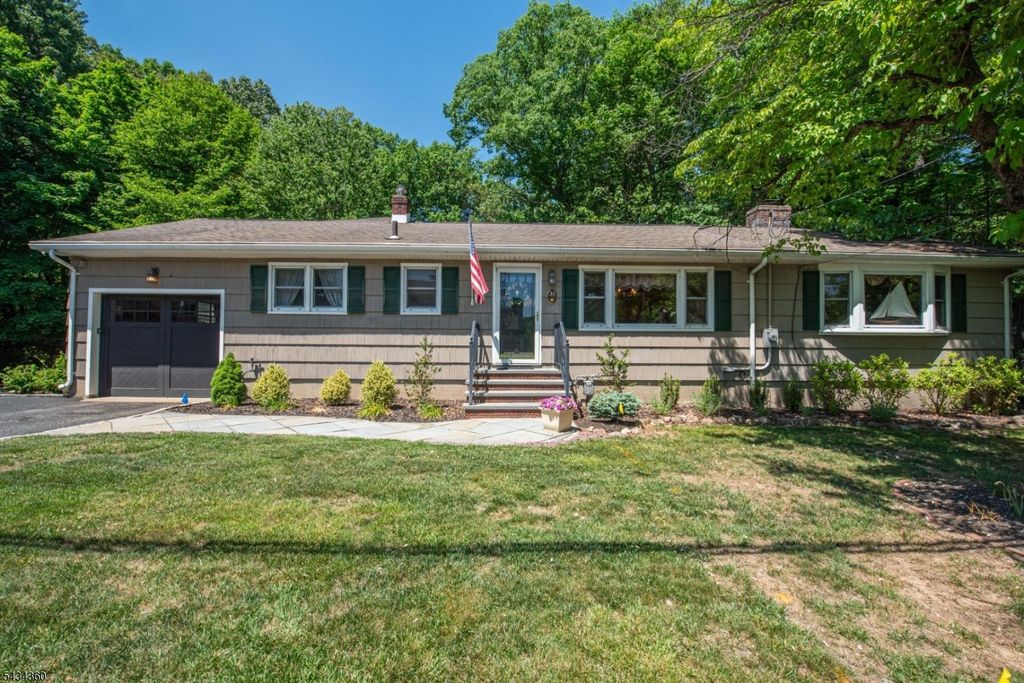 31 Clairview Rd, Parsippany-troy Hills Twp., NJ 07834