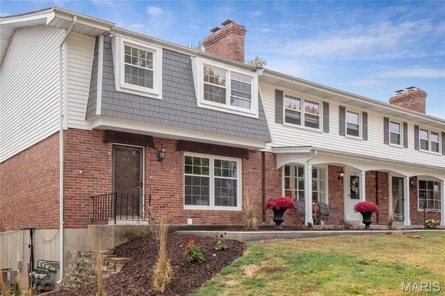 514 Broadmoor Drive, Chesterfield, MO 63017