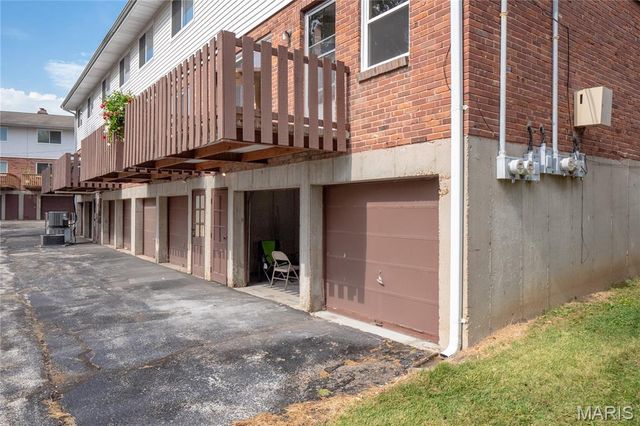 514 Broadmoor Drive, Chesterfield, MO 63017