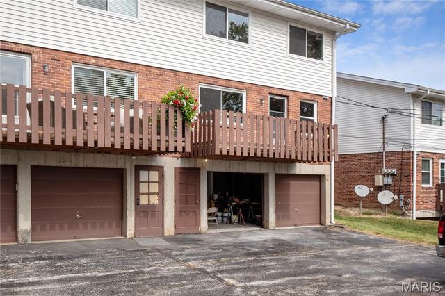 514 Broadmoor Drive, Chesterfield, MO 63017