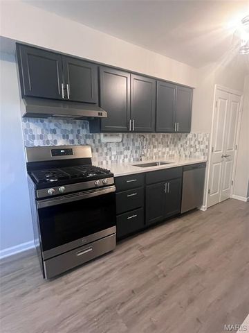 514 Broadmoor Drive, Chesterfield, MO 63017