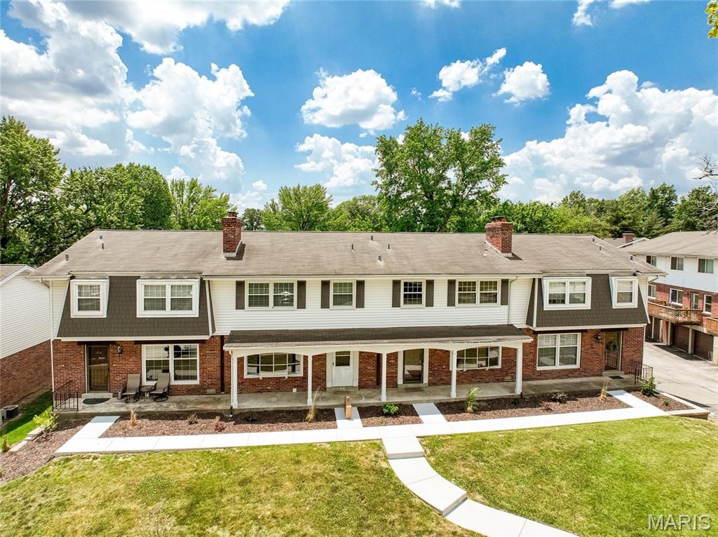 514 Broadmoor Drive, Chesterfield, MO 63017