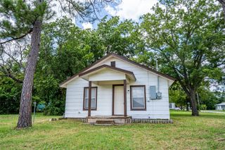 1707 N Weaver Street, Gainesville, TX 76240
