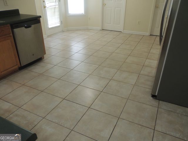 6574 Lake Mill Trace, Lithonia, GA 30038