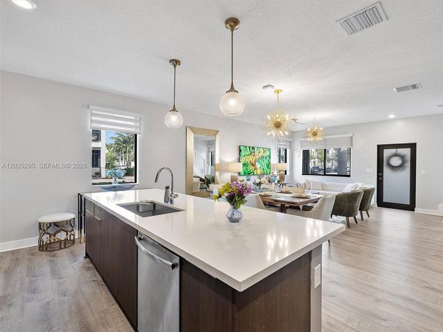 8398 NW 51st Ter 8398, Doral, FL 33166