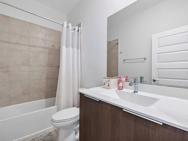 8398 NW 51st Ter 8398, Doral, FL 33166