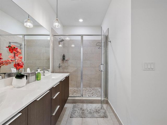 8398 NW 51st Ter 8398, Doral, FL 33166