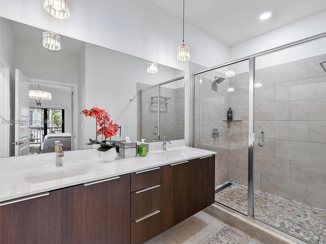 8398 NW 51st Ter 8398, Doral, FL 33166