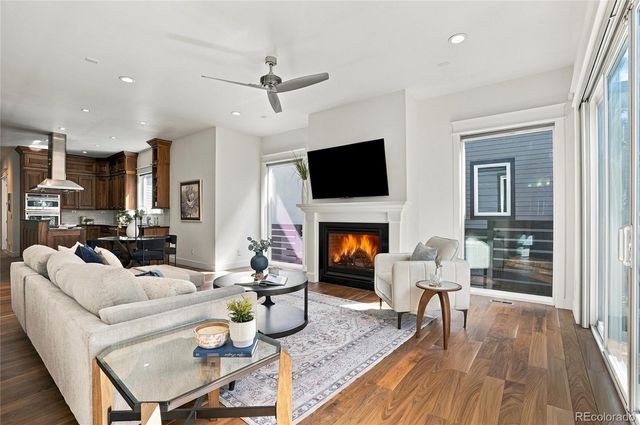 3275 S Logan Street, Englewood, CO 80113