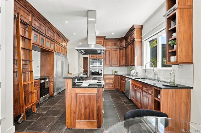 3275 S Logan Street, Englewood, CO 80113